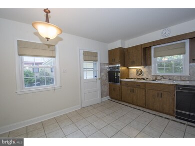 120 Lee Cir, Bryn Mawr, PA 19010 - photo 7