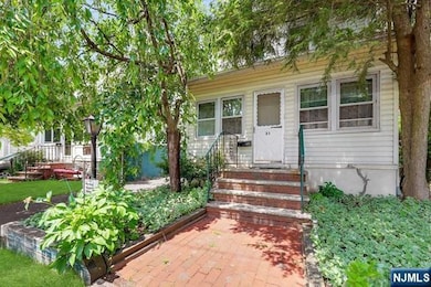 31 Chestnut St, Tenafly, NJ 07670 - photo 2