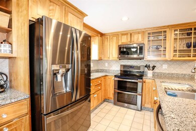 227 Lakeview Ln, Manchester, NH 03104 - photo 3