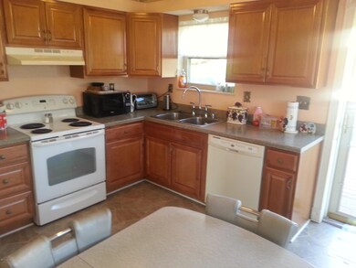 8401 Cloverport Dr, Louisville, KY 40228 - photo 2