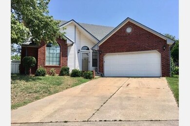 1421 Blaine Ct, Moore, OK 73160 - photo 2