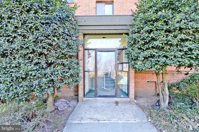 4715 1st St SW unit 103, Washington, DC 20032 - photo 2