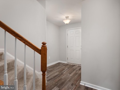 7256 Mockingbird Cir, Glen Burnie, MD 21060 - photo 3