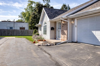 1779 W 5th Ave, Oshkosh, WI 54902 - photo 3