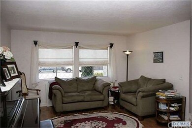 Spacious living room