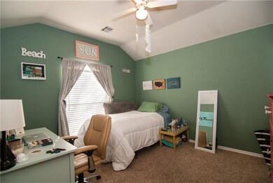 4112 Gyrfalcon Dr, Norman, OK 73072 - photo 5