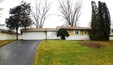 unlisted-address, Carpentersville, IL 60110 - photo 2