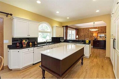 Kitchen. Totally new kitchen, top of the line cabi
