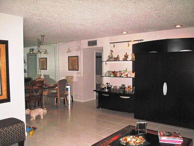 Enclosed level floor Florida room under