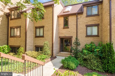 1637 Parkcrest Cir unit 300, Reston, VA 20190 - photo 2