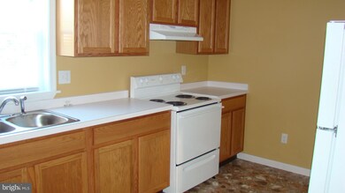 816 S Potomac St unit 2 FLOOR APT., Hagerstown, MD 21740 - photo 6