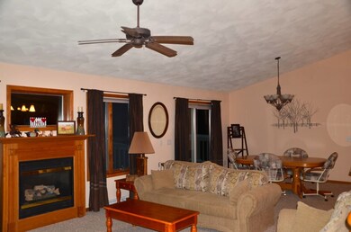 8018 N Ridge Ct, Evansville, WI 53536 - photo 6