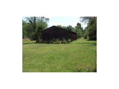 Large out-bldg. Over 1,000 sq ft. Great for animal