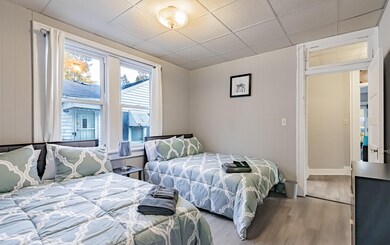 22-1807 McDowell Street-32