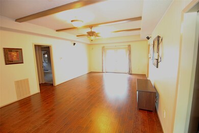 327 Hurstgreen Ln, Alvin, TX 77511 - photo 6