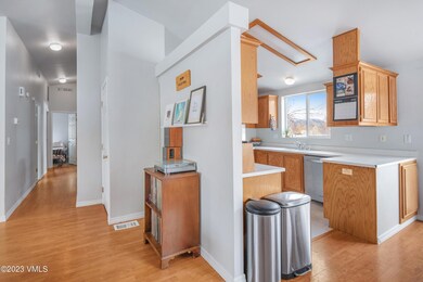 63-Crocket-Ct-MLS_06