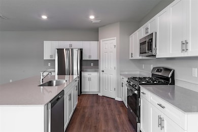 36912 Sagemoor Dr, Zephyrhills, FL 33541 - photo 3