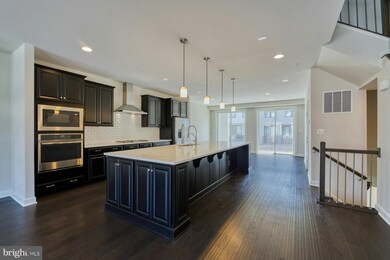 1802 Yellow Garnet Terrace SE, Leesburg, VA 20175 - photo 6