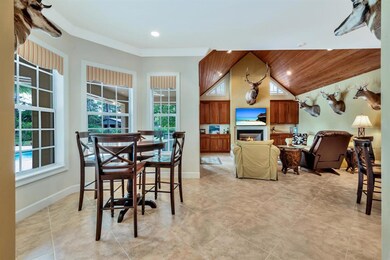 SEPARATE FORMAL DINING