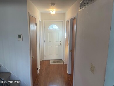 7 Lynne Ct, Howell, NJ 07731 - photo 2