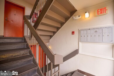 8600 Village Square Dr unit D, Alexandria, VA 22309 - photo 3