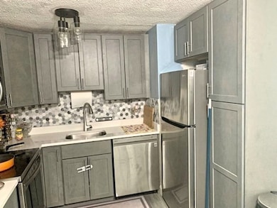 81 Nicholas Rd unit B, Framingham, MA 01701 - photo 2