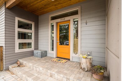 750 NE Kearney Ave, Bend, OR 97701 - photo 3