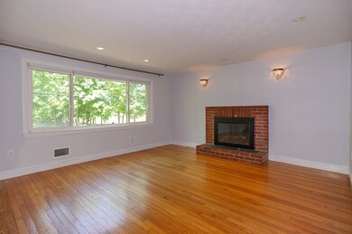 39 Stearns St, Carlisle, MA 01741 - photo 4