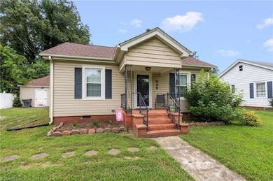 606 Cedar St, Eden, NC 27288 - photo 4