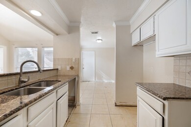 8530 Scenic Green Dr, Houston, TX 77088 - photo 5