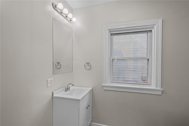 584 Weeden St, Pawtucket, RI 02860 - photo 4