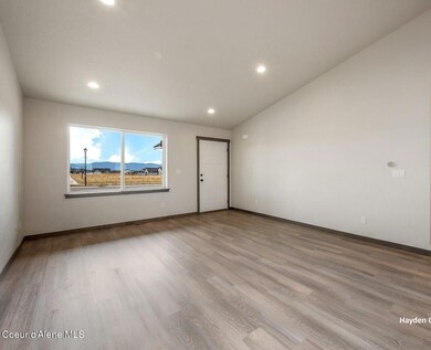 5 Stock Living and entrance