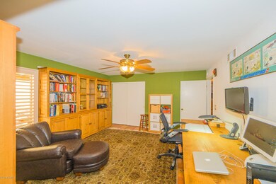 Den/Bedroom