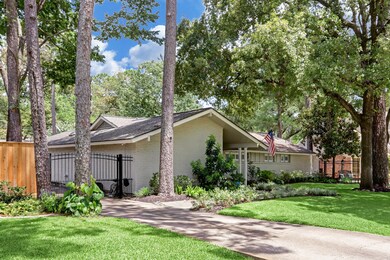 346 E Gaywood Dr, Houston, TX 77079 - photo 2