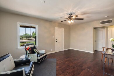 1622 W Avalon living 2