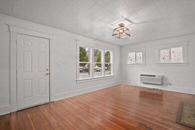 716 NE 8th St-006