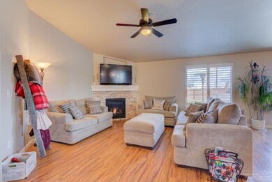 2751 SW Obsidian Ln, Redmond, OR 97756 - photo 5