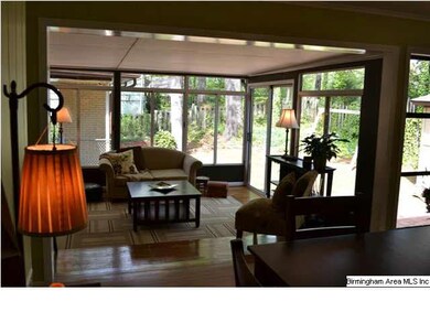 Indoor/outdoor living combines for true contempora