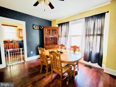 1183 E 9th St, Crum Lynne, PA 19022 - photo 5