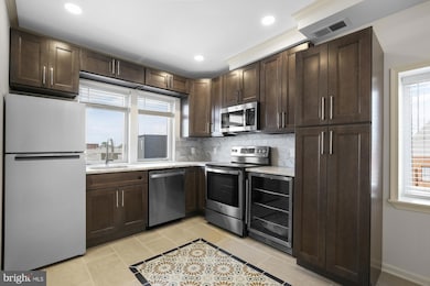 2528 E Allegheny Ave unit 3RD FL, Philadelphia, PA 19134 - photo 4