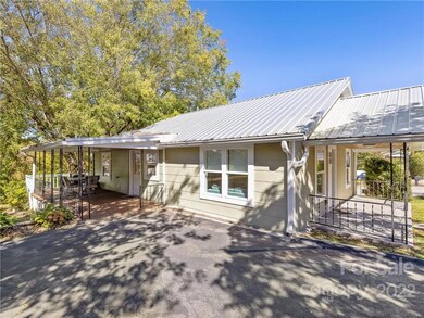 15 Chapel Park Rd, Asheville, NC 28803 - photo 3