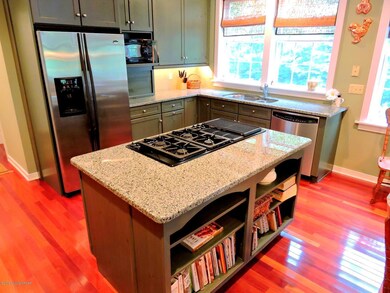 727 Pinecrest Dr, Pocono Pines, PA 18350 - photo 5