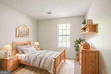 914 Hemingway Rd, Stone Mountain, GA 30088 - photo 5