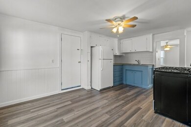 30 Catherine St unit 3, Bristol, RI 02809 - photo 3