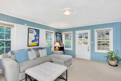 13 Hoover Rd Riverside CT-large-011-21-0