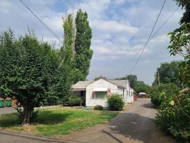 4325 Summers Ln, Klamath Falls, OR 97603 - photo 2