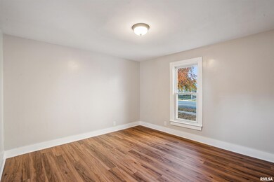 317 8th St, de Witt, IA 52742 - photo 7