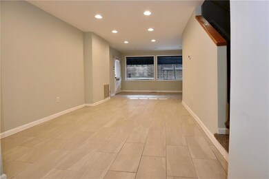 Living room / dining room