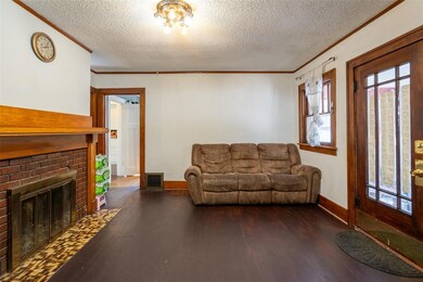 2717 30th St, Des Moines, IA 50310 - photo 4