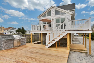 210 7th Ave Seaside Heights NJ-large-004